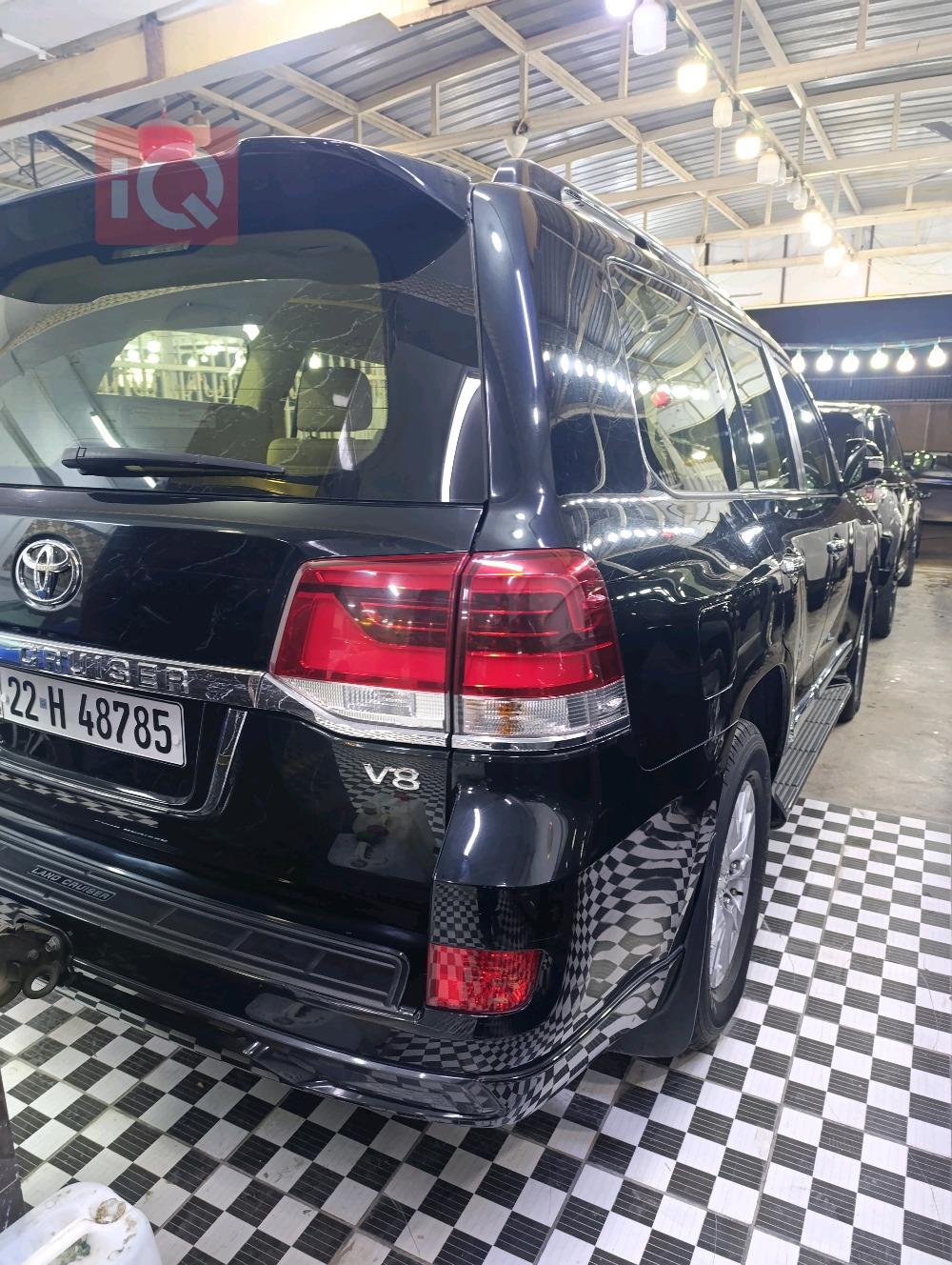 تويوتا لاندكروزر